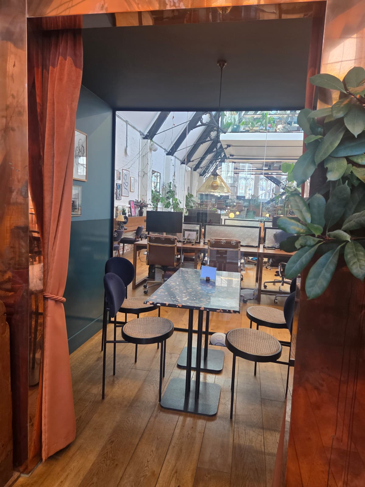 Lounge and meeting area in the office